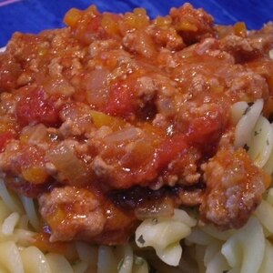 お肉たっぷり　手作りミートソースパスタ